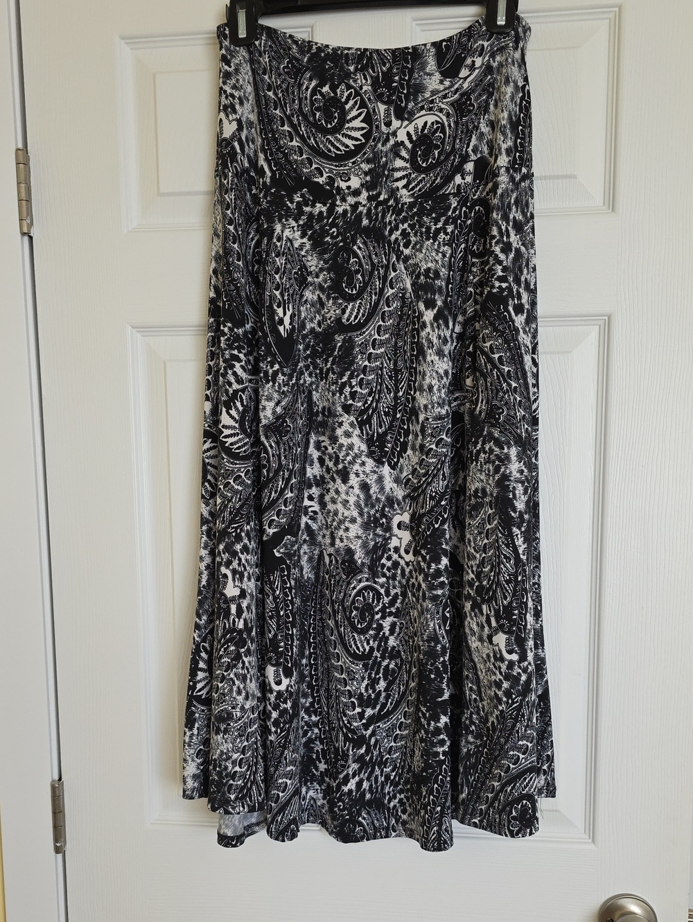 Black & White Paisley A-Line Skirt by